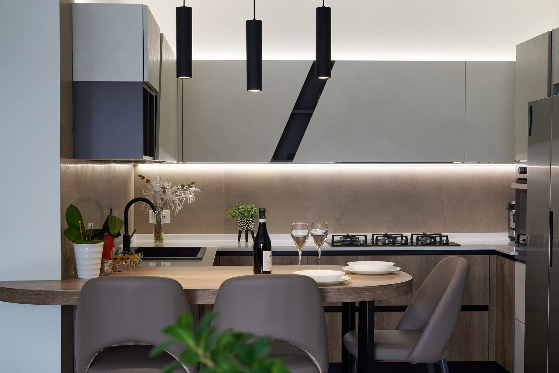 La cucina che diventa tavolo — Aran Store Pescara
