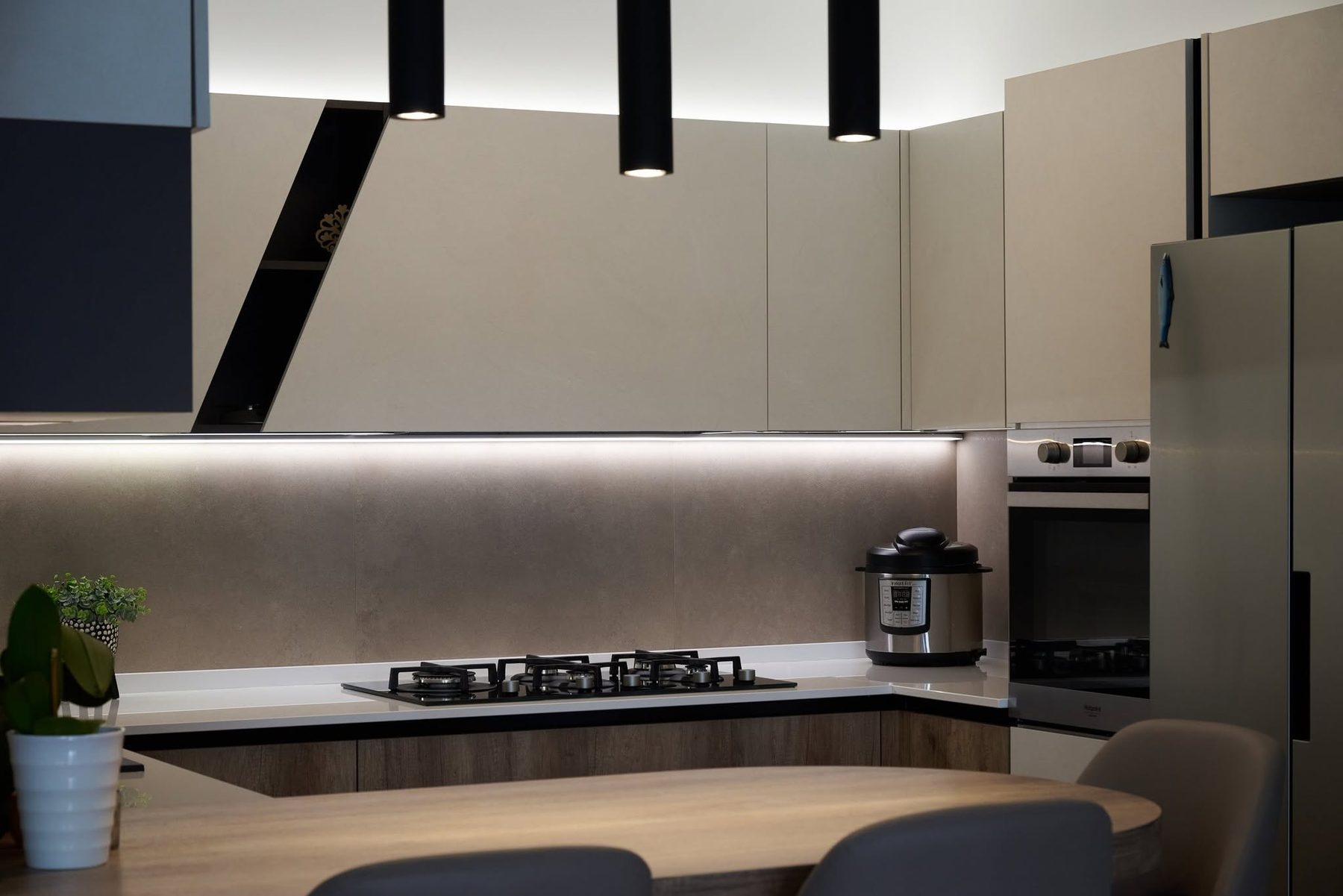 La cucina che diventa tavolo — Aran Store Pescara