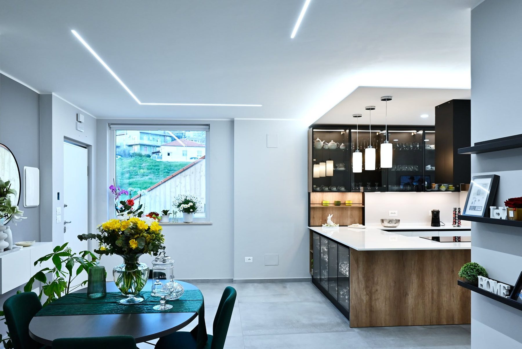 Vetrine e materia scura — Aran Store Pescara