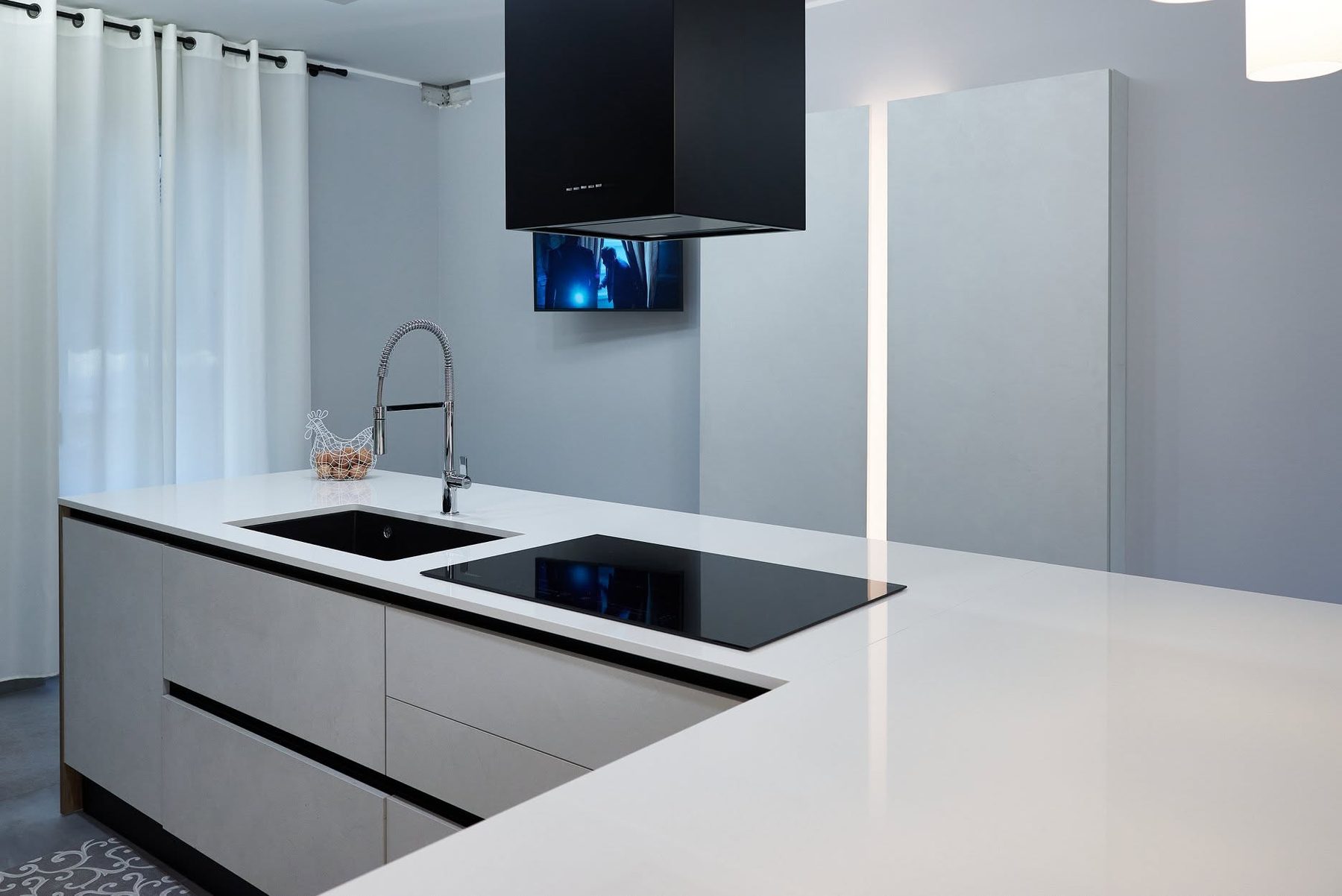 Vetrine e materia scura — Aran Store Pescara